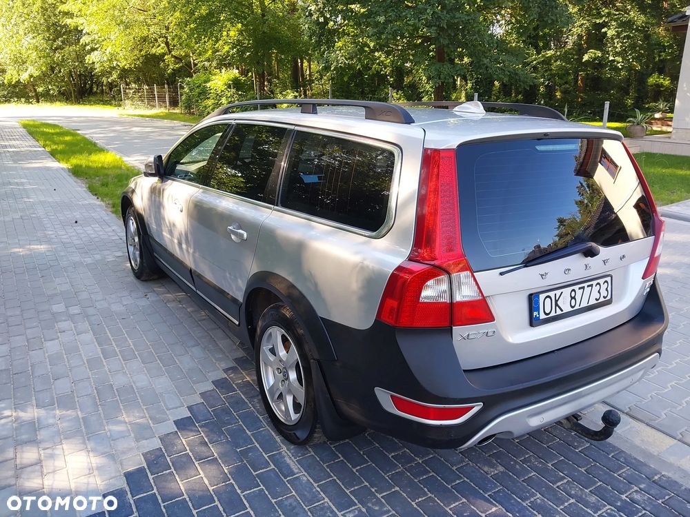 Volvo XC 70 D5 AWD Momentum - 4