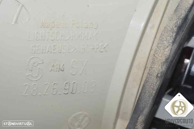 FAROLIM PORTA TRASEIRA ESQUERDO VOLKSWAGEN TOUAREG 2005 - 1