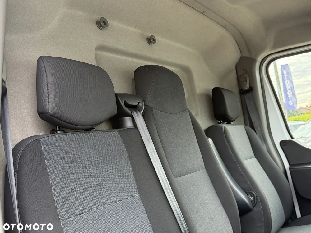 Nissan NV400 - 8