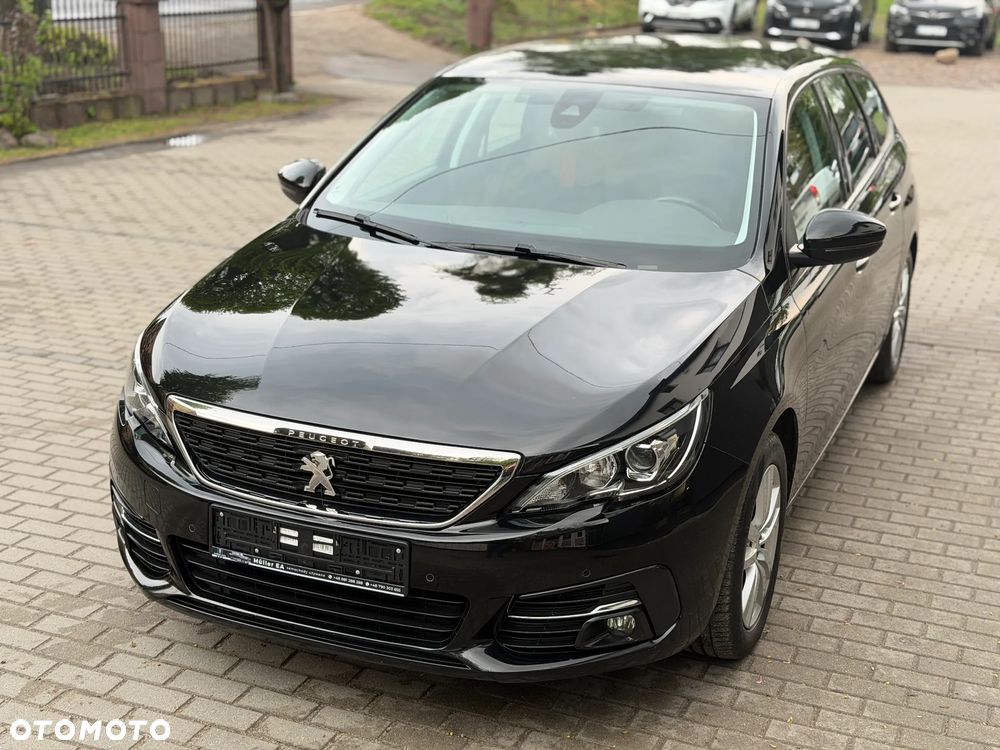 Peugeot 308 BlueHDi 130 EAT8 Business - 4