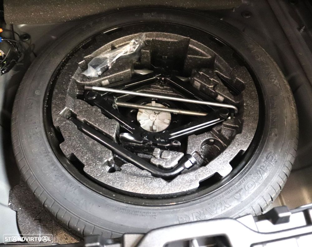 Volvo XC 40 1.5 T3 Tech Edition - 39