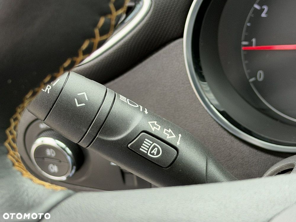 Opel Crossland X - 26