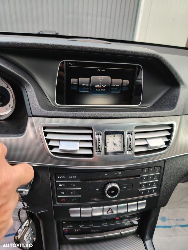 Mercedes-Benz E 220 BlueTEC 4MATIC - 12