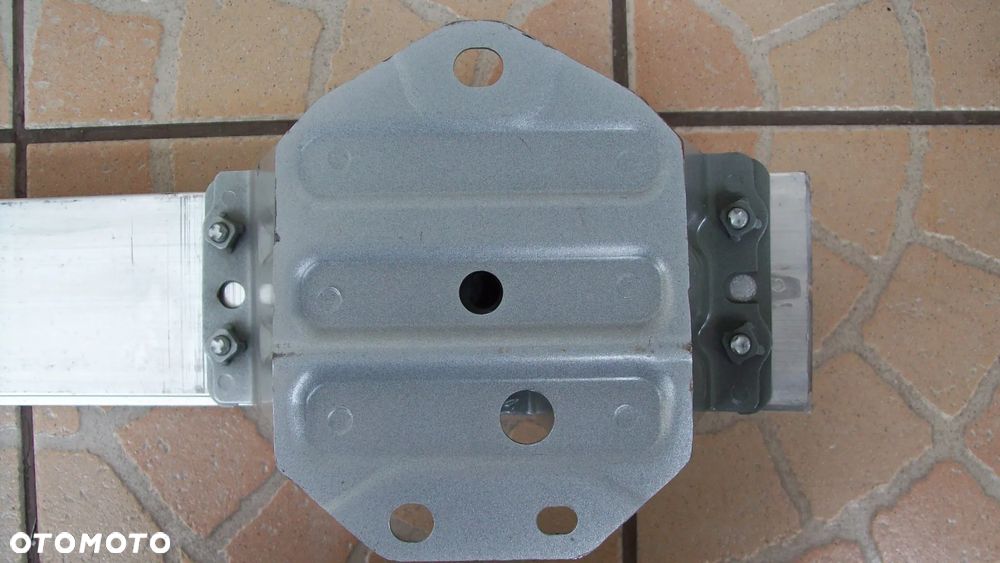 Zderzak tylny aluminiowy ze wspornikami - 8