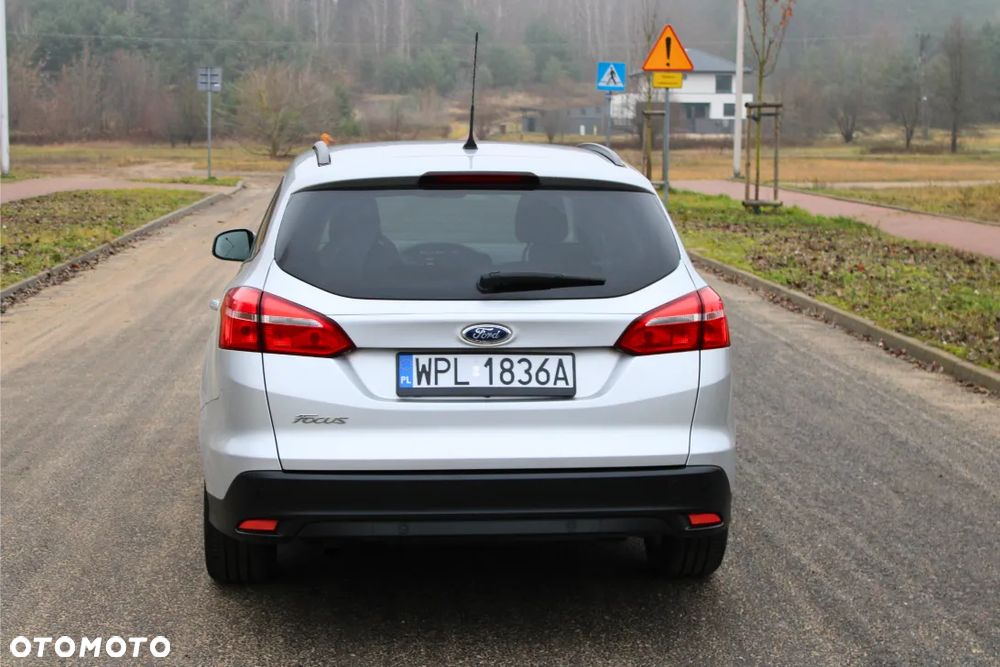 Ford Focus 1.6 TDCi DPF Ambiente - 8