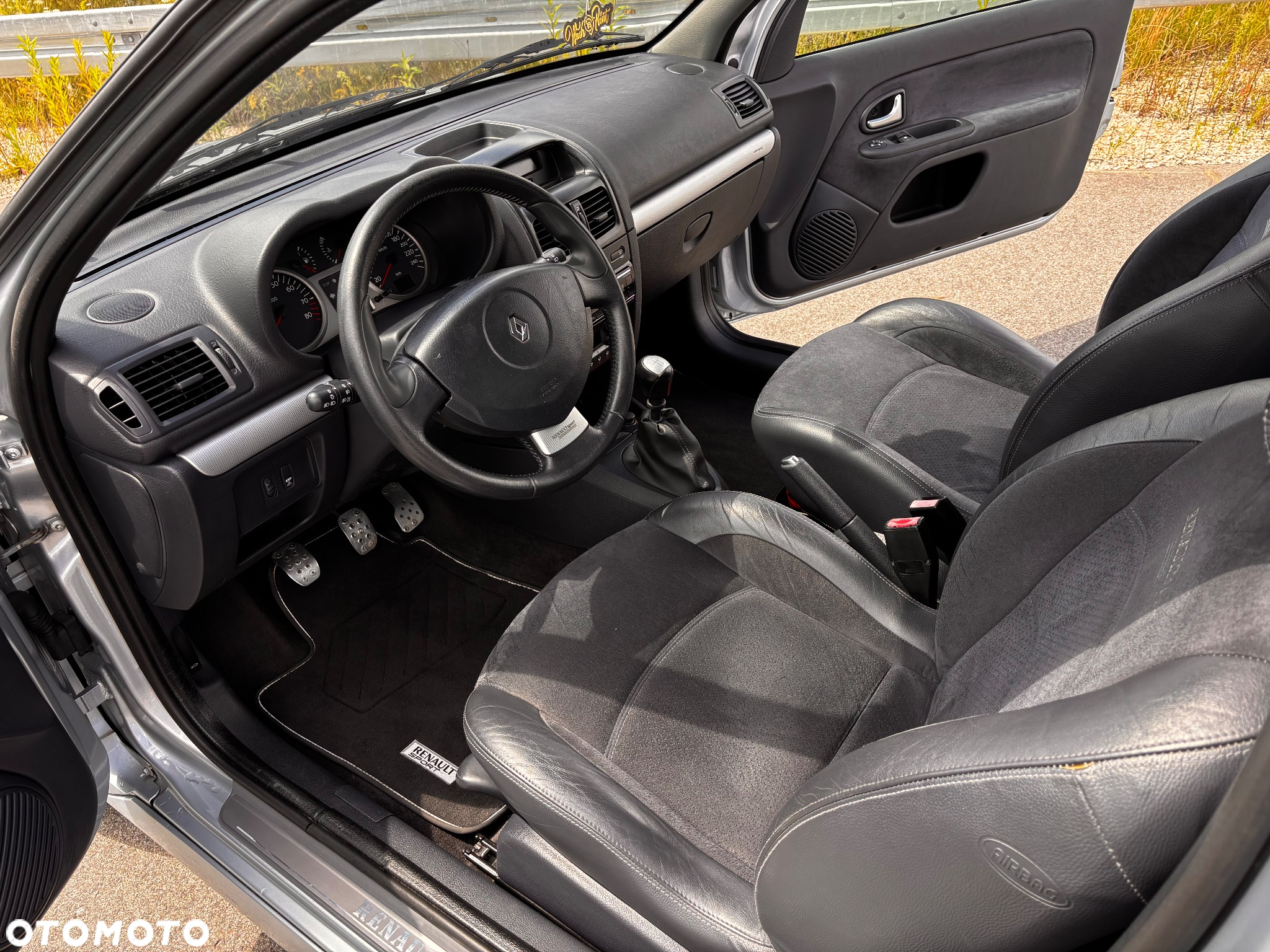 Renault Clio 2.0 16V Sport - 11