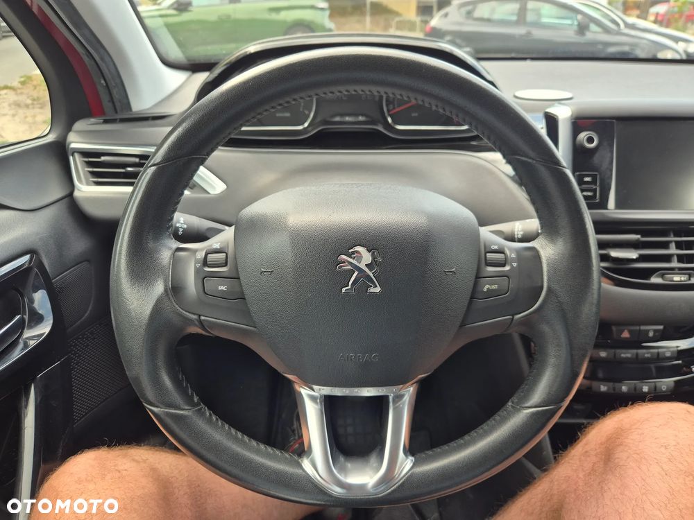 Peugeot 208 1.2 PureTech Style - 11
