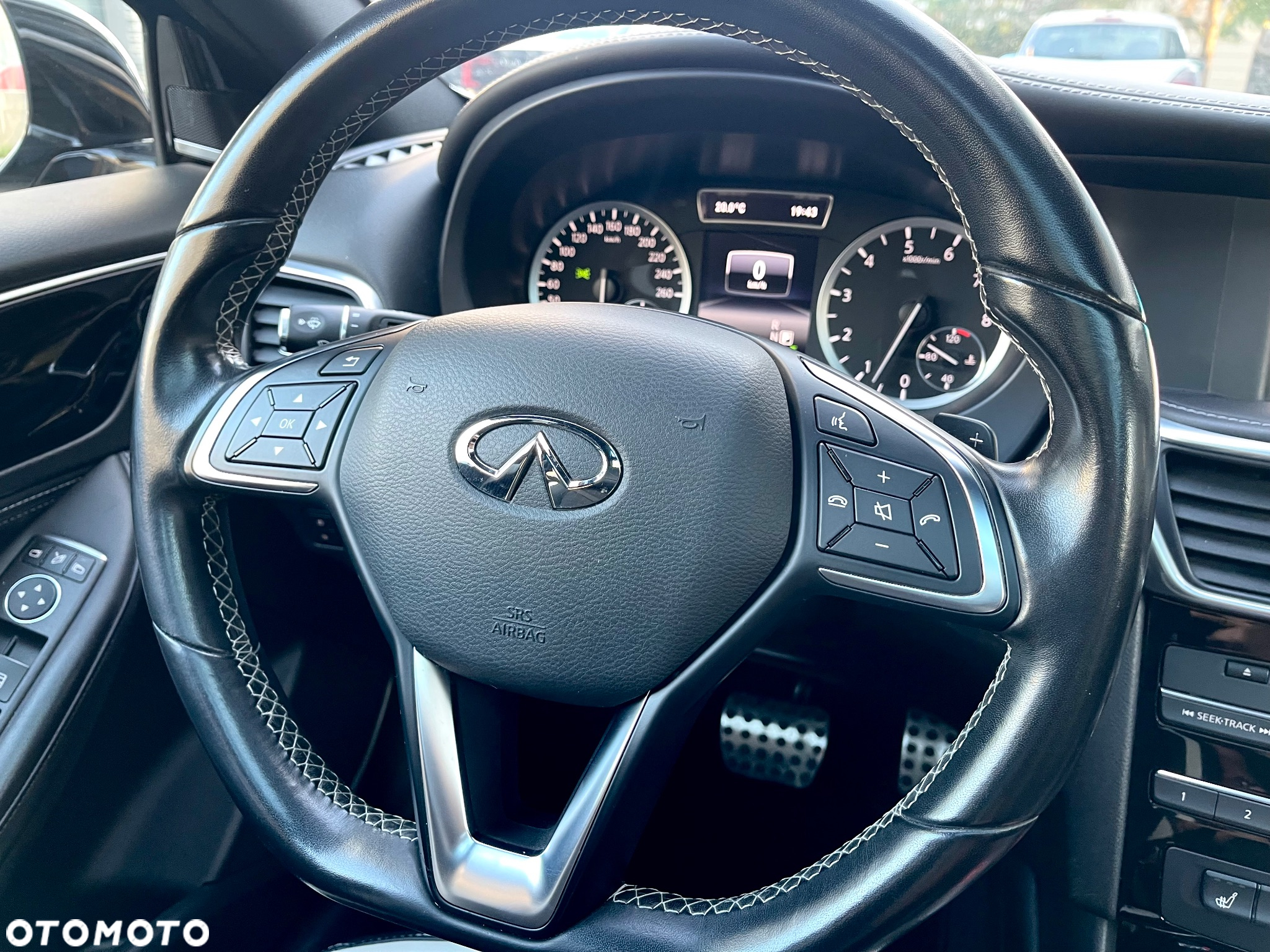 Infiniti Q30 2.0t Sport AWD 7DCT - 23