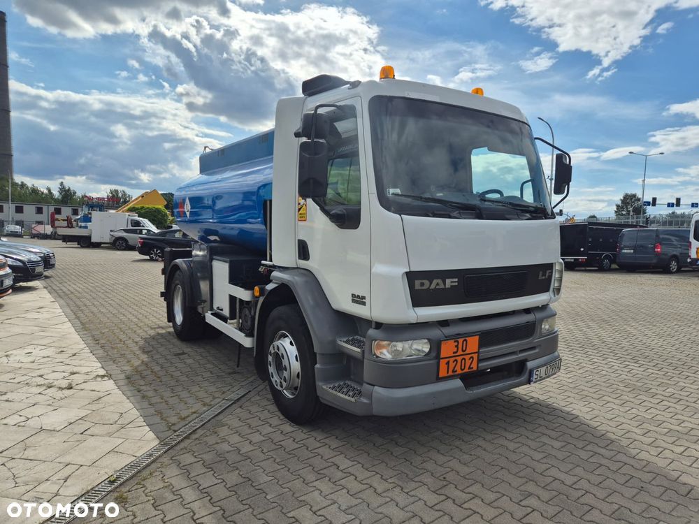 DAF LF 55 / AUTOCYSTERNA / BECZKA NA PALIWO / CYSTERNA / NIE RDZEWNA  / ADR / TDT / WYMIENIONY SILNIK / W PEŁNI SPRAWNY / SERWISOWANY / OD DOŁU I OD GÓRY WLEW / BEZWYPADKOWY / 2 KOMORY 8300 m3 - 5