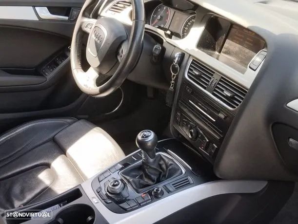 Audi A4 Avant ver-2-0-tdi-business-line-s--line - 26