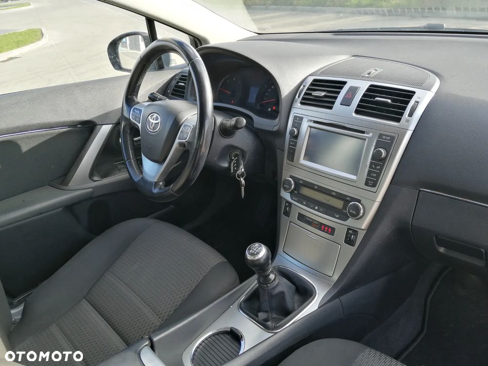 Toyota Avensis 2.2 D-4D Premium - 18