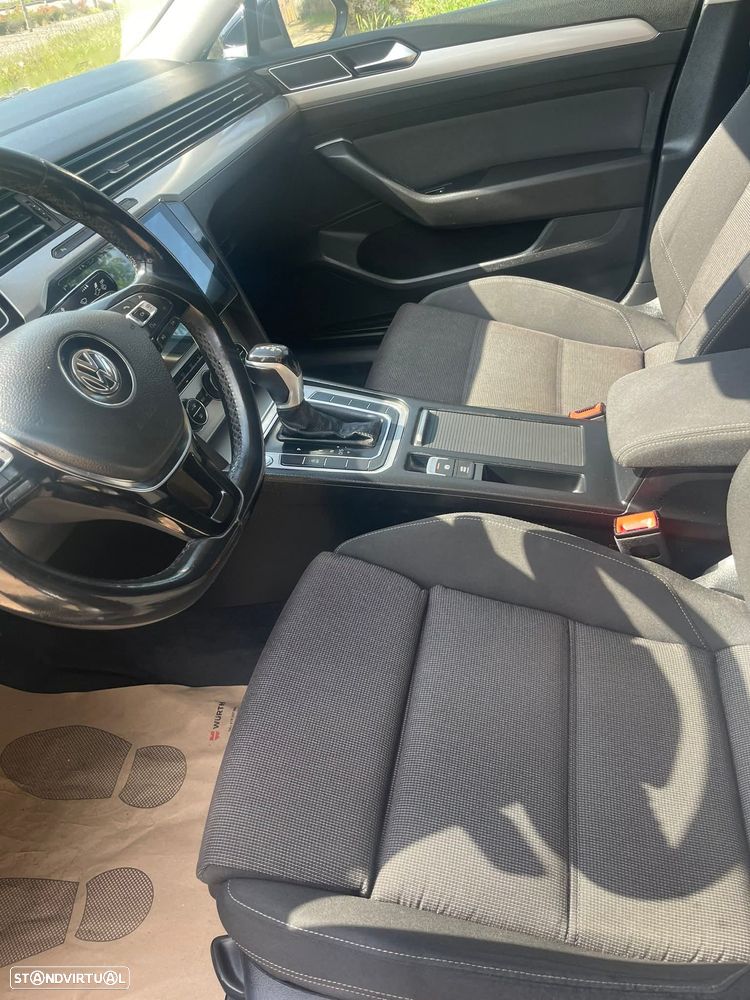 VW Passat 2.0 TDI (BlueMotion ) DSG Trendline - 14