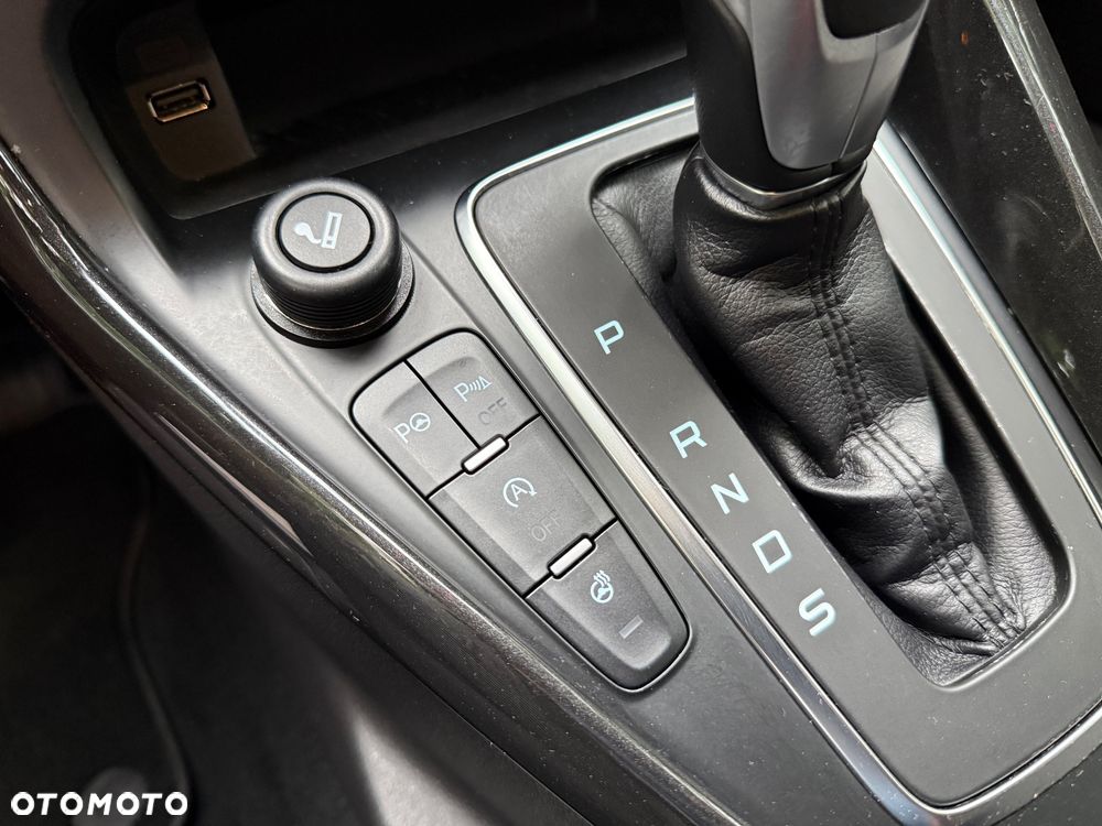 Ford Focus 1.5 TDCi SYNC Edition PowerShift - 14