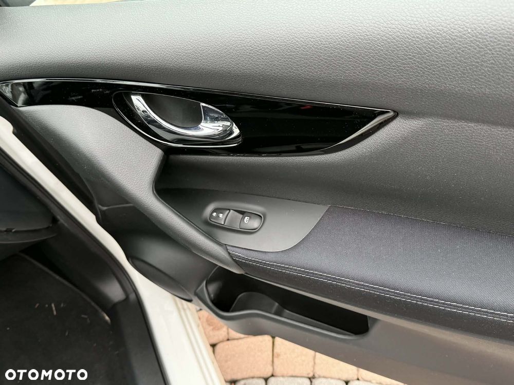 Nissan Qashqai 1.5 dCi N-WAY - 11