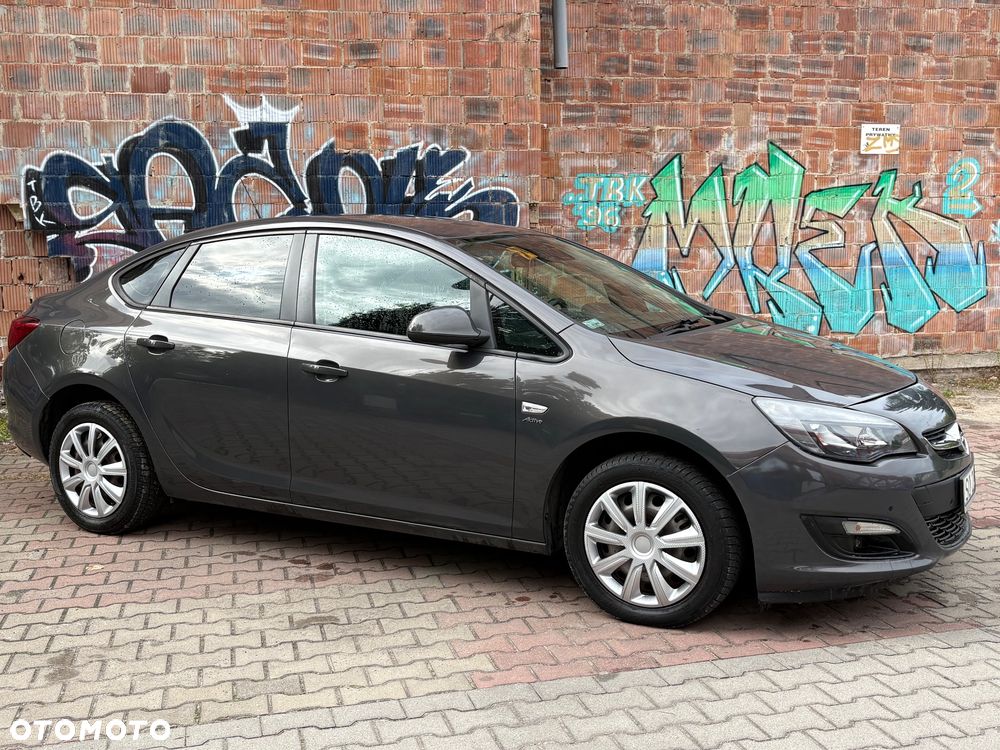 Opel Astra 1.4 - 9