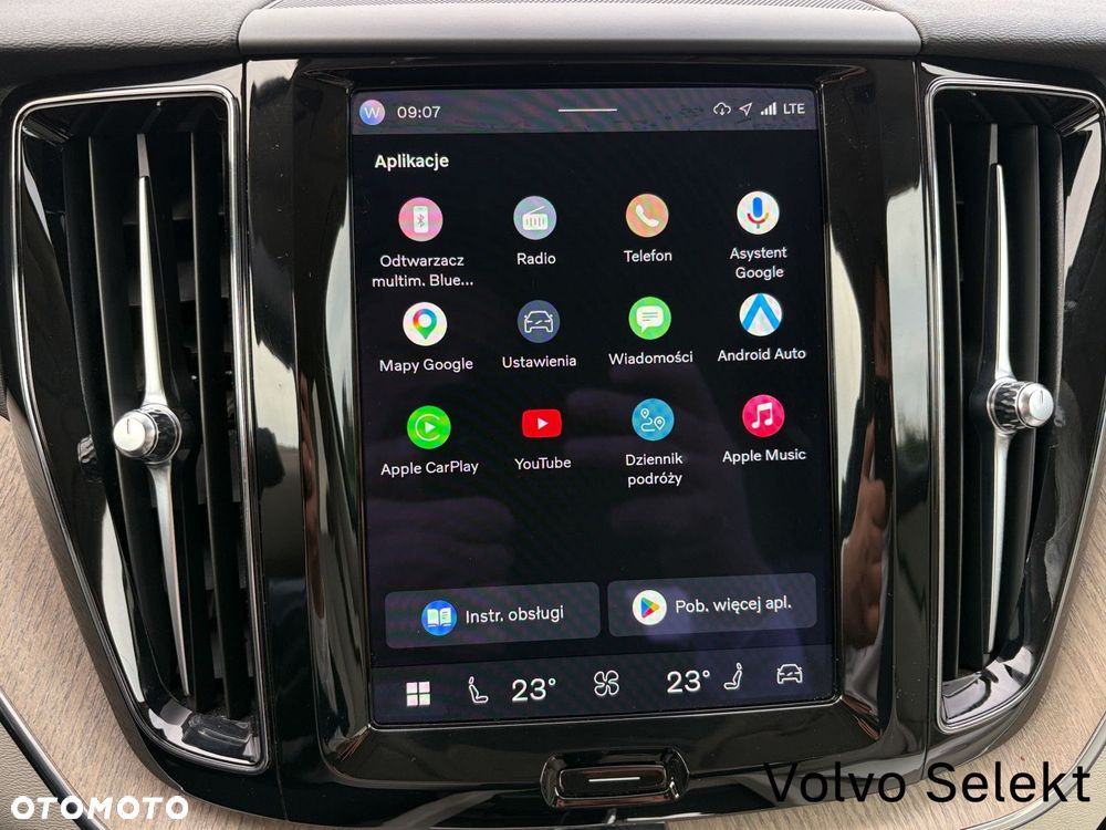 Volvo XC 60 B4 B Plus Dark - 23