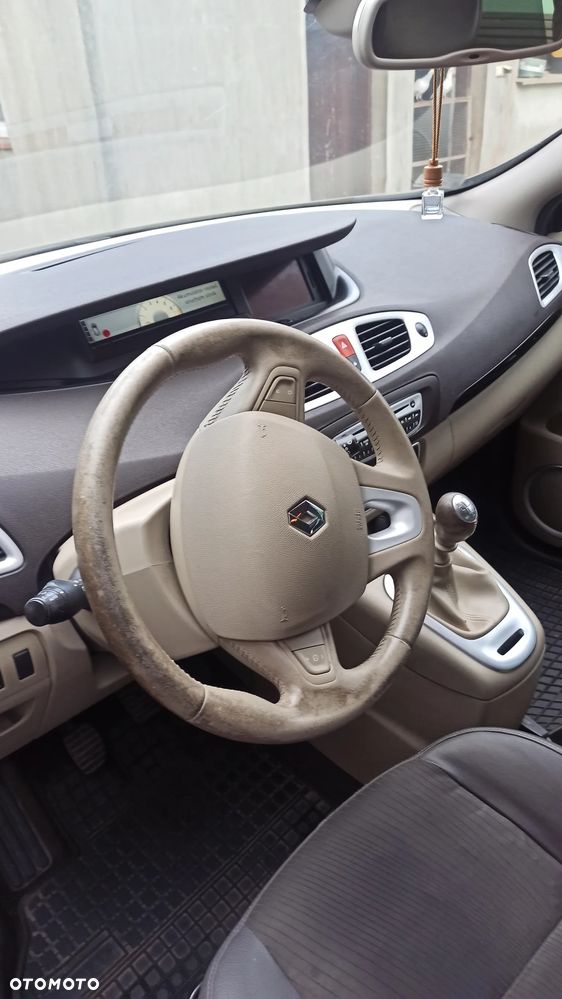 Renault Scenic 1.4 16V TCE Privilege - 21