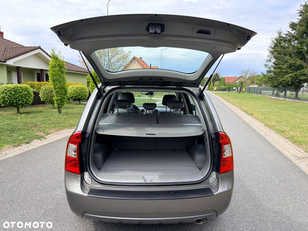 Kia Carens 1.7 CRDi 115 Fifa World Cup Edition - 22