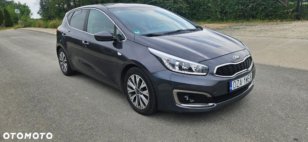 Kia Ceed 1.6 CRDi 136 ISG UEFA EURO 2016 - 6