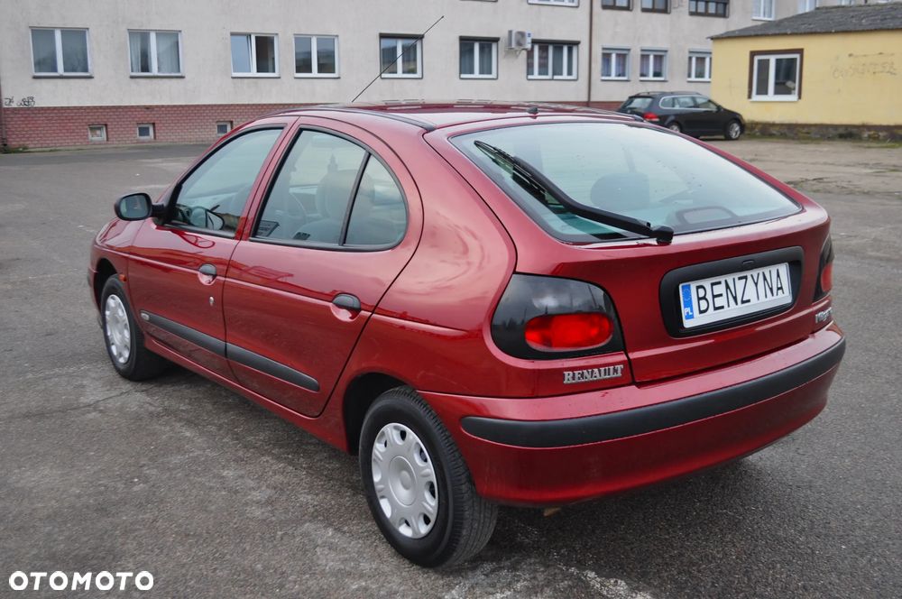 Renault Megane 1.6 RN - 7