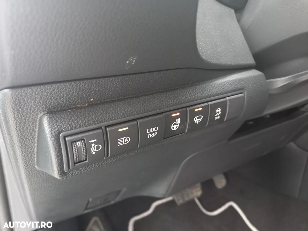 Toyota Corolla 1.8 HSD Business - 14