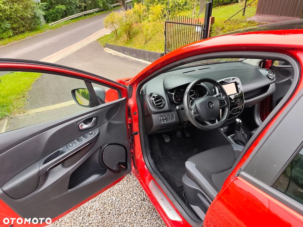 Renault Clio - 23