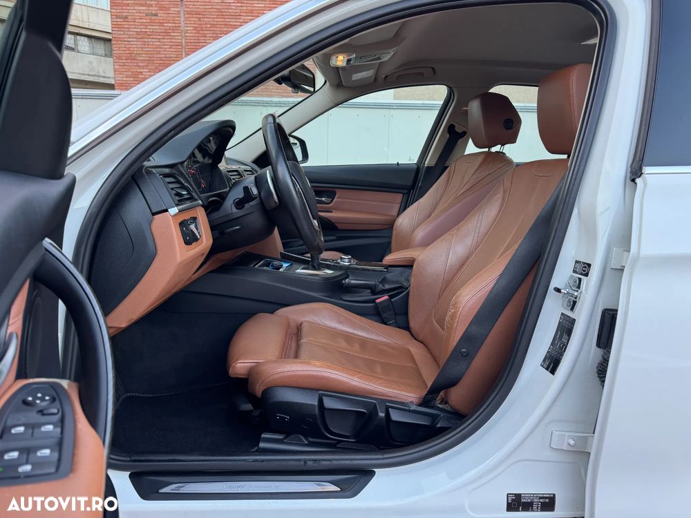 BMW Seria 3 320i Aut. Luxury Line - 12