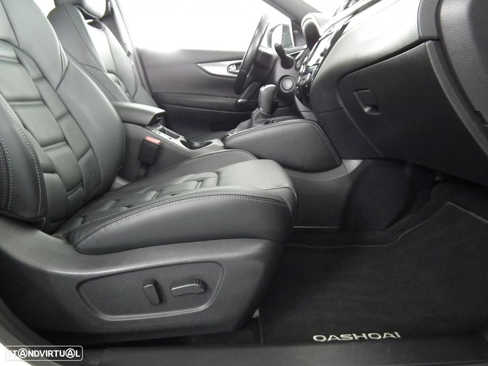 Nissan Qashqai 1.6 dCi Tekna Premium +Xtronic - 17