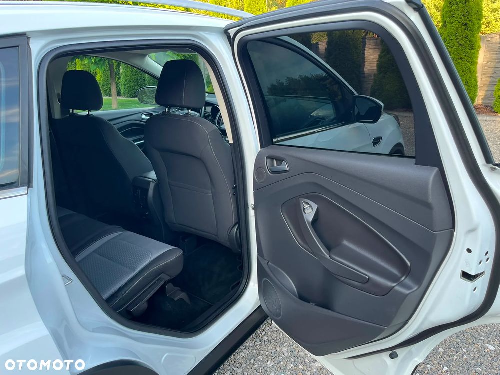 Ford Kuga 1.5 TDCi 2x4 Business Edition - 28