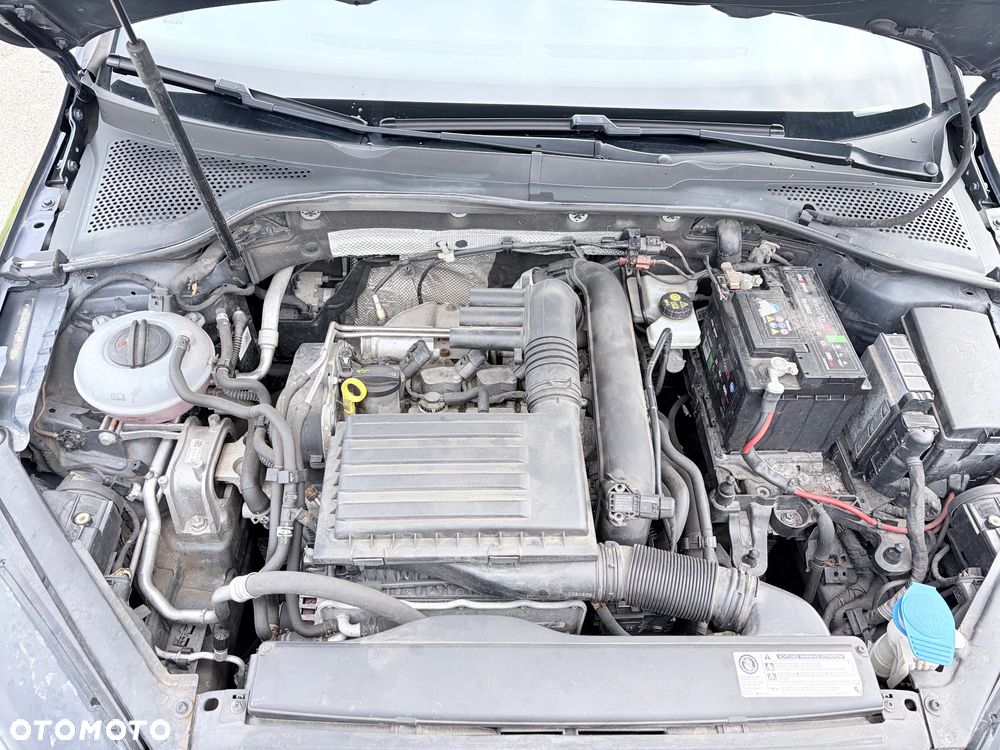 Volkswagen Golf - 22