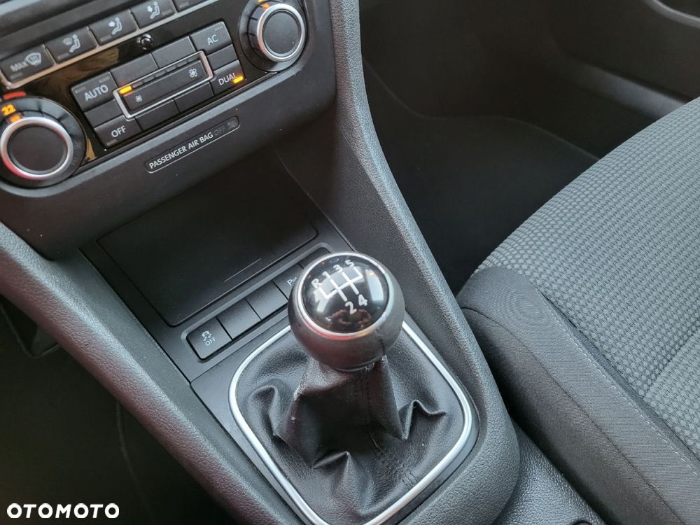 Volkswagen Golf - 11