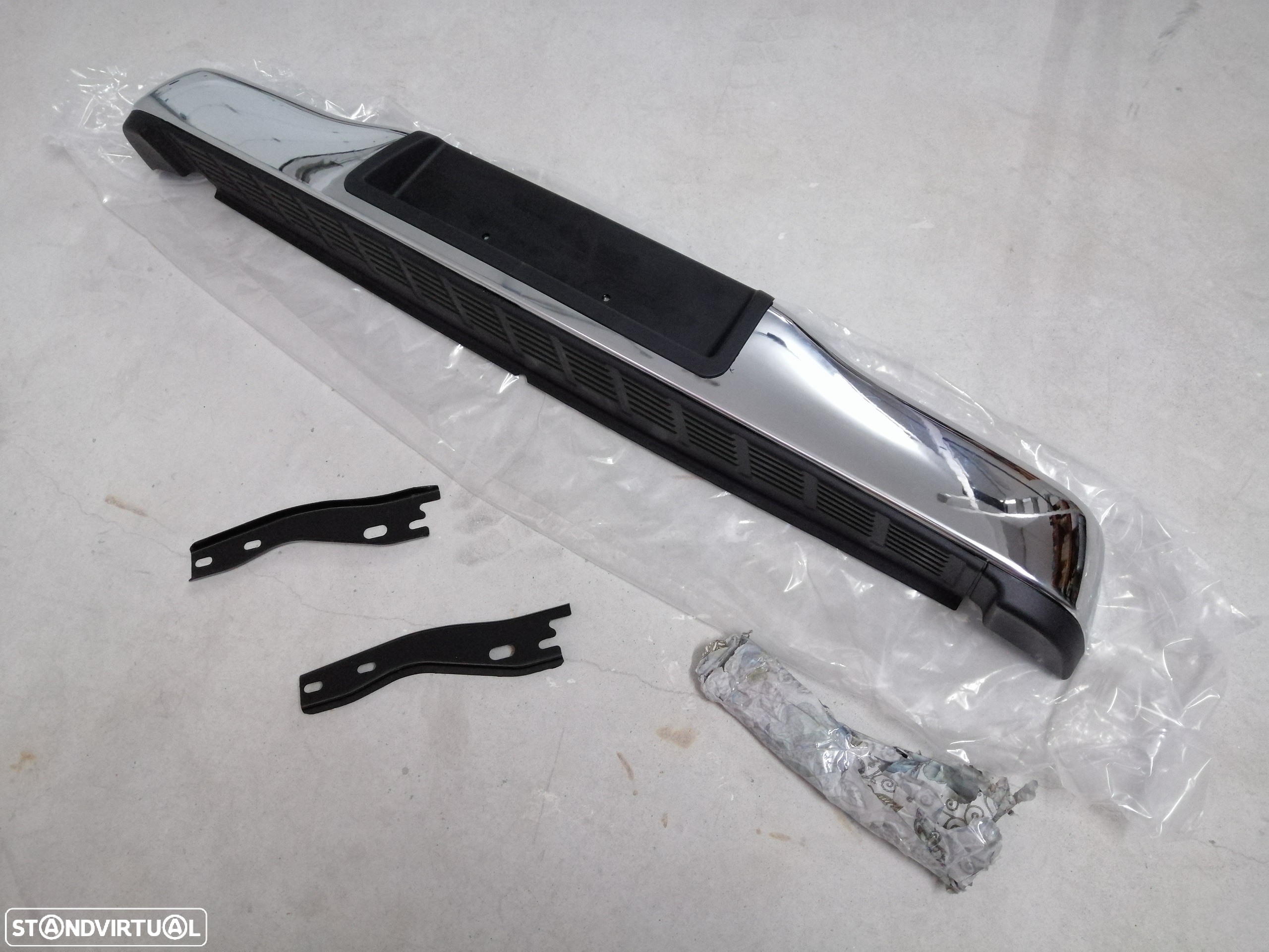 Parachoques Cromado Completo de trás Toyota Hilux KUN15 KUN25 2006-- NOVO - 2