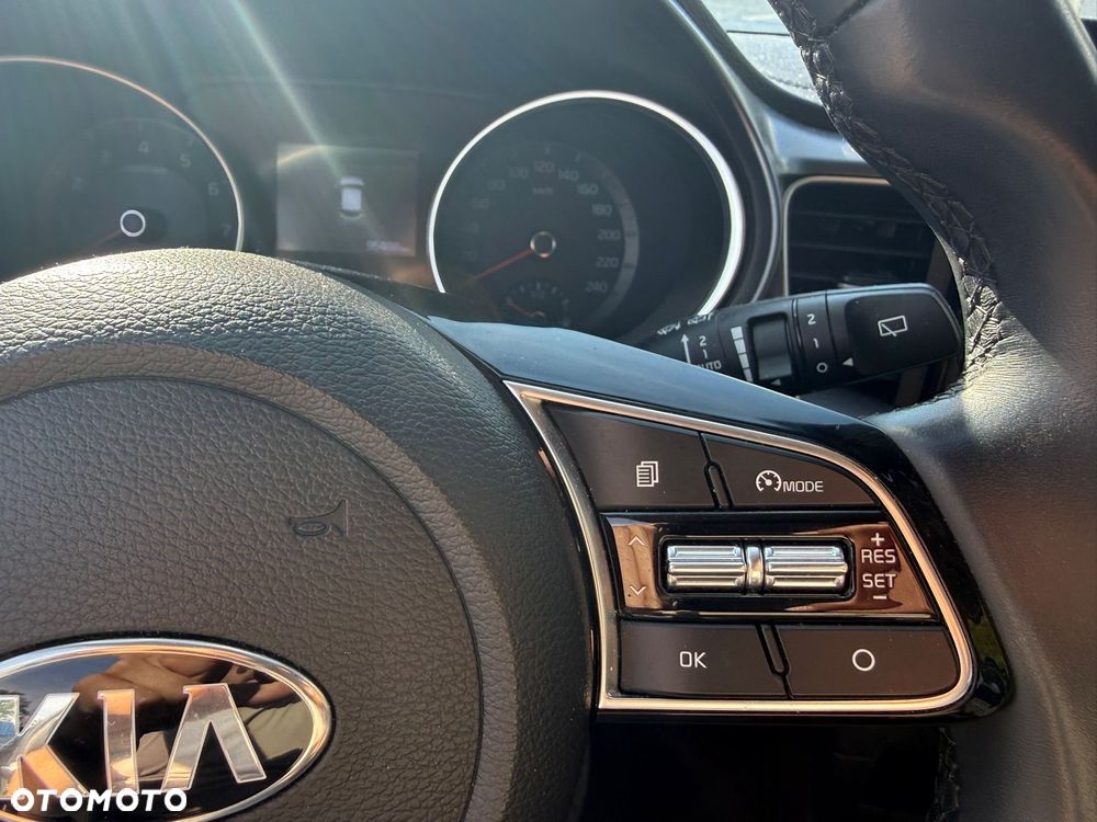 Kia XCeed - 16