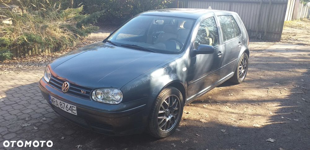 Volkswagen Golf - 1