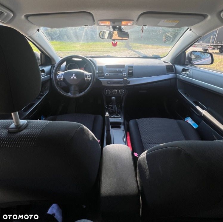 Mitsubishi Lancer 1.8 Invite - 5