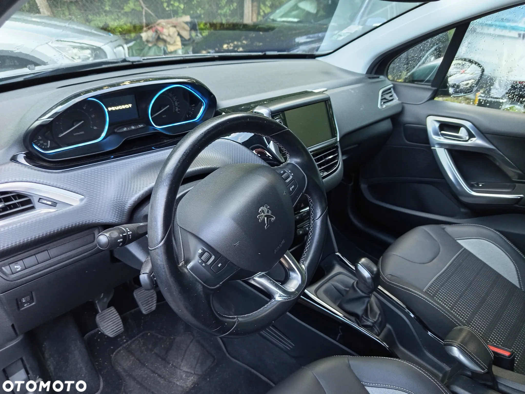 Peugeot 2008 - 14