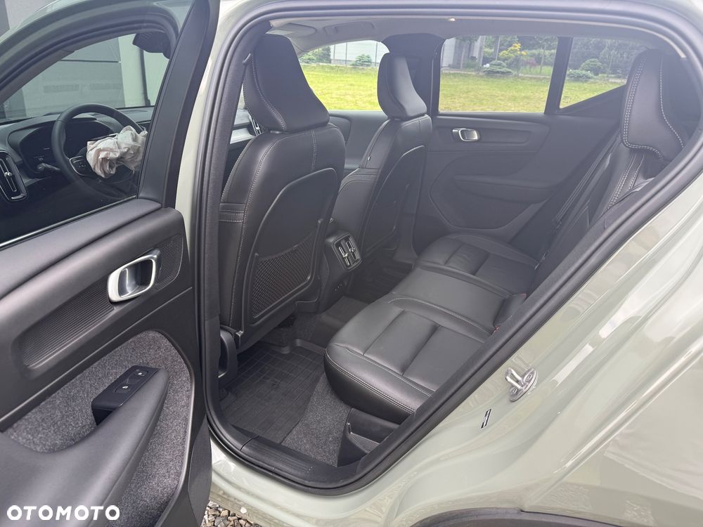 Volvo XC 40 B5 AWD Ultimate Dark - 12