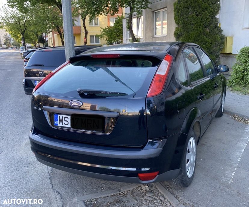 Ford Focus 1.6 Ambiente - 3