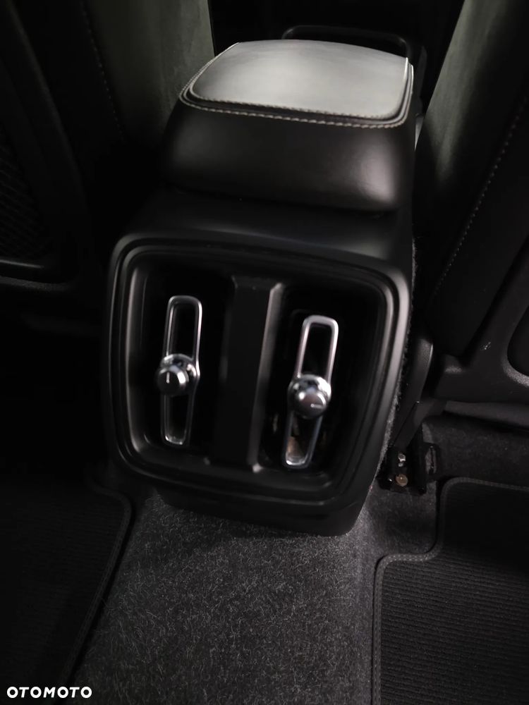 Volvo XC 40 D3 R-Design - 22