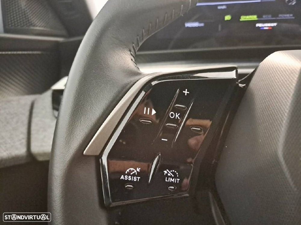 Peugeot 3008 1.2 Hybrid Allure e-DCS6 - 16