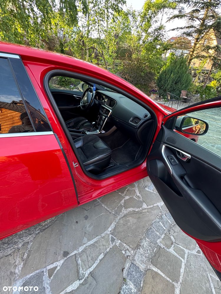 Volvo V40 D2 Drive-E R-Design Momentum - 8