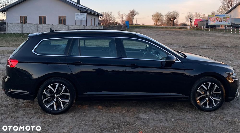 Volkswagen Passat - 4