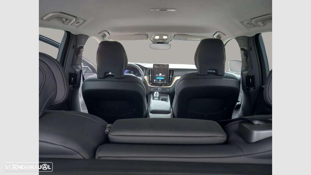 Volvo XC 60 2.0 T6 PHEV Plus Dark AWD - 24