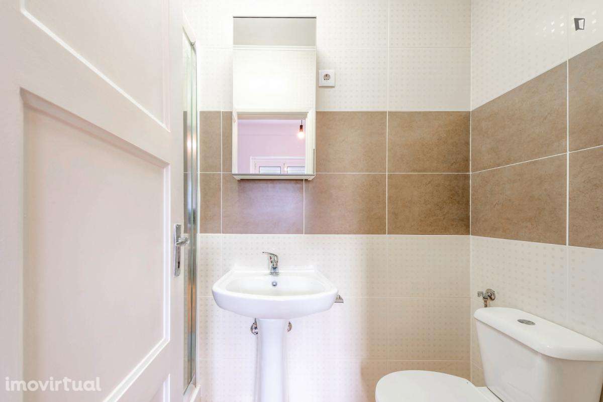 Quarto - localizado em Telheiras Lisbon - Grande imagem: 5/13