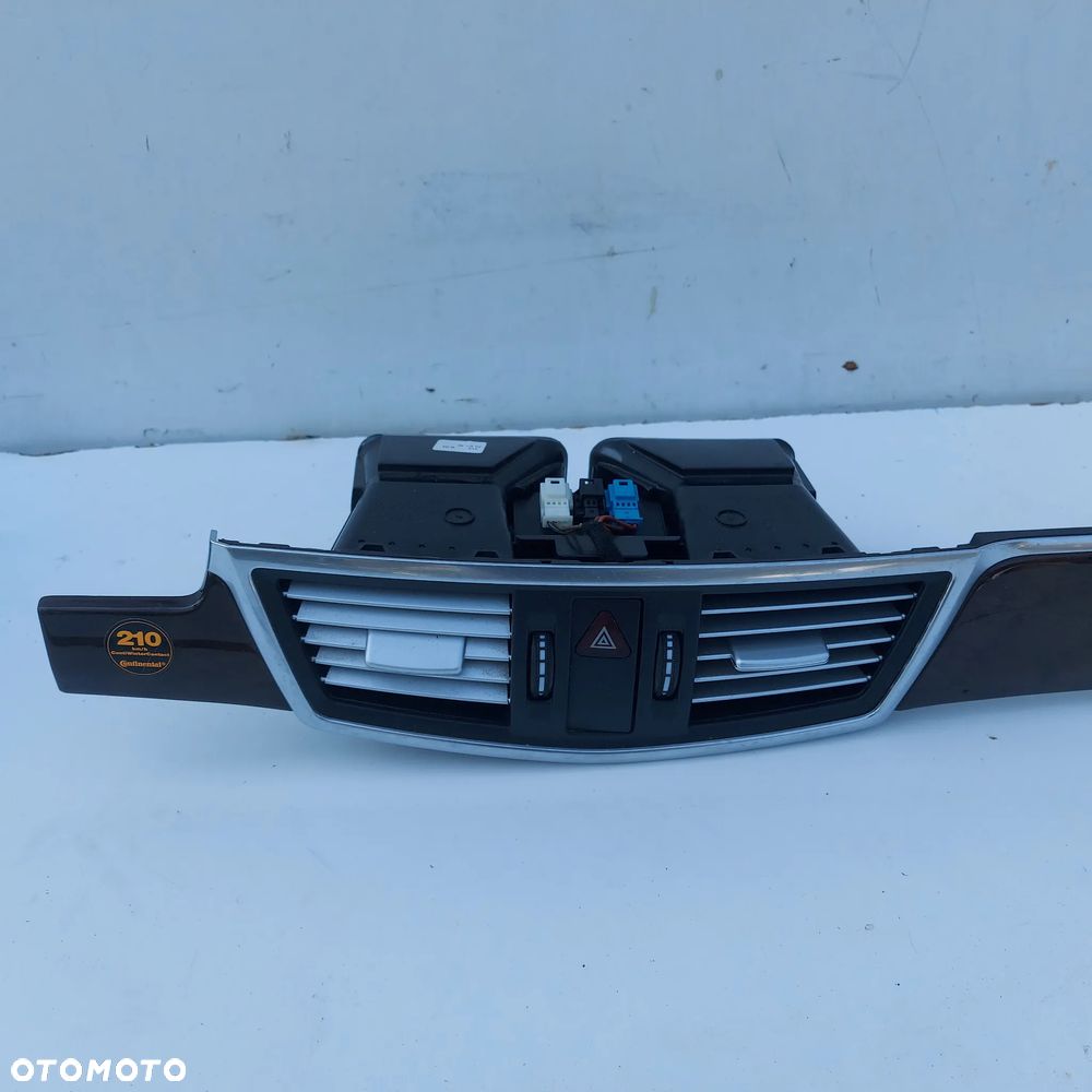 LISTWA OZDOBNA DEKOR W DESKE KRATKI NAWIEWU MERCEDES C W205 ORYGINAL DEMONTAZ 212680XX71 2126800271 2126801427 - 10