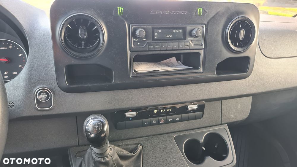 Mercedes-Benz SPRINTER 910 - 4