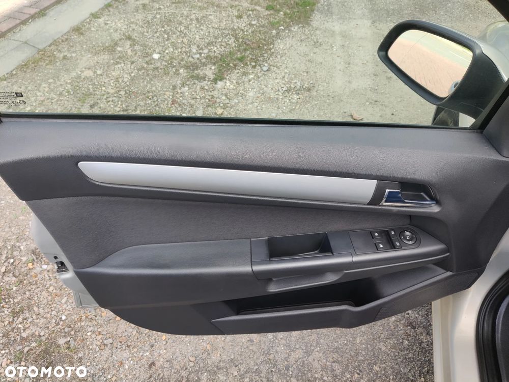 Opel Astra 1.6 Color Edition - 18