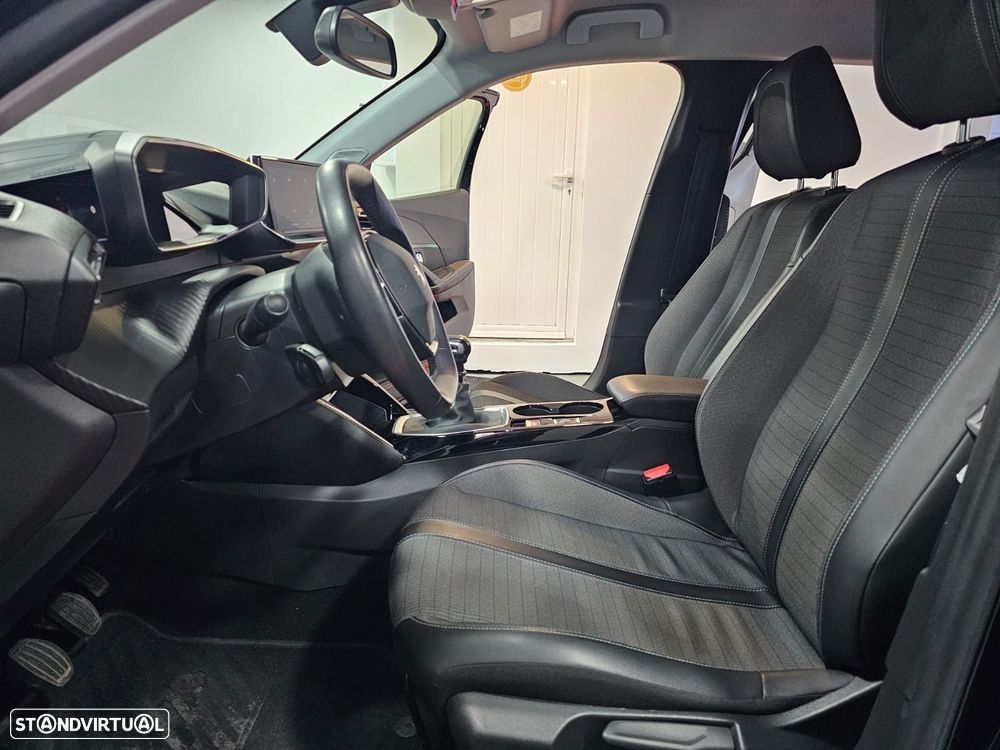 Peugeot 2008 1.2 PureTech Allure - 11