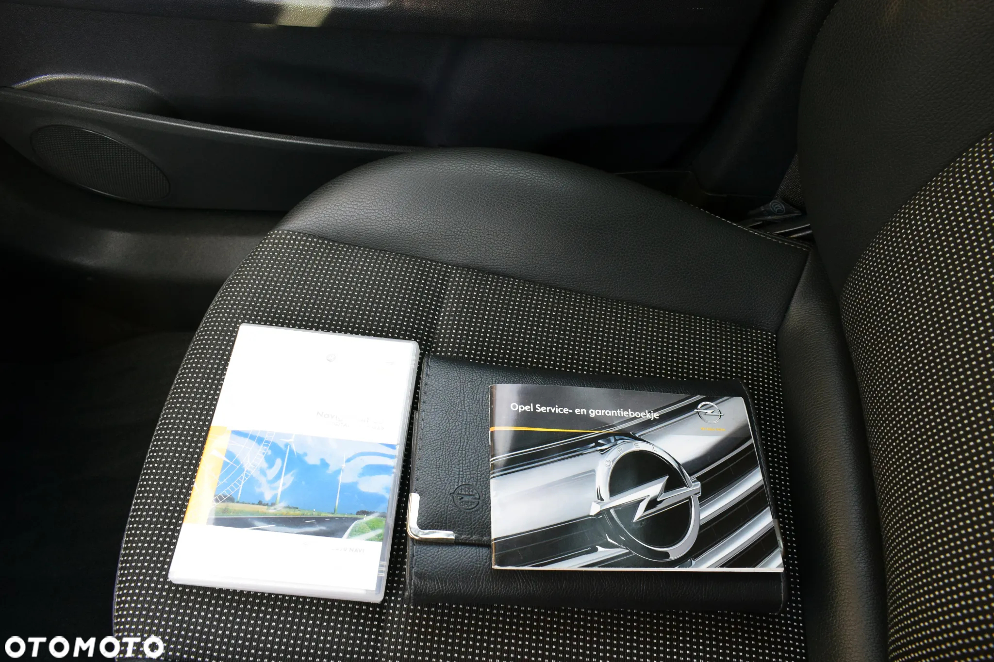 Opel Zafira 1.8 Cosmo - 28