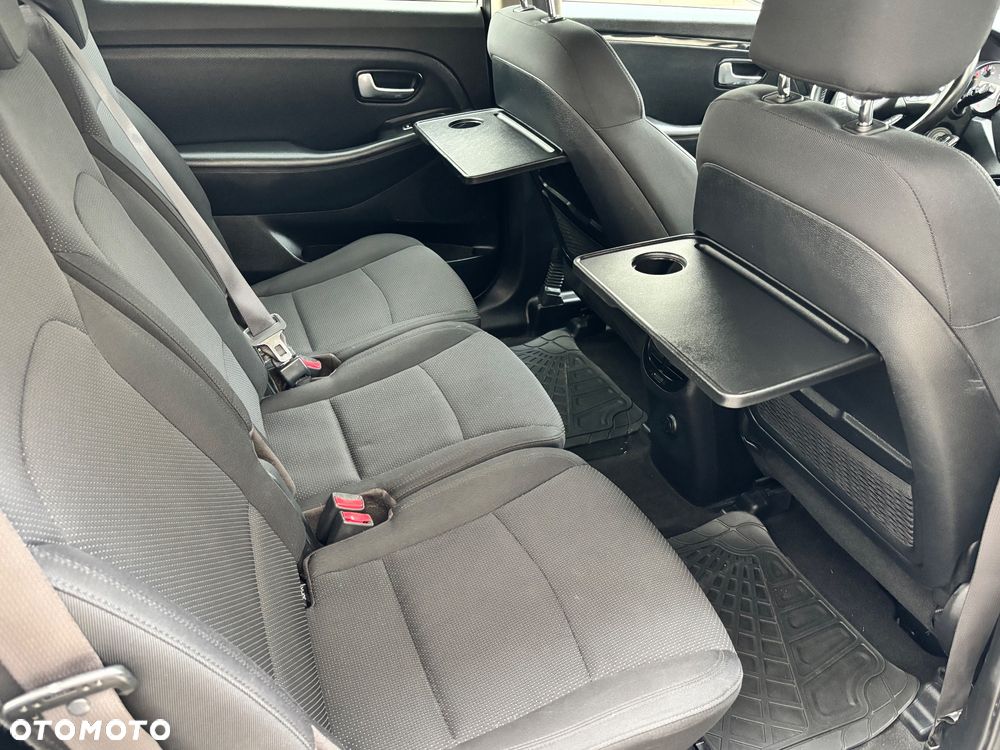 Kia Carens 1.7 CRDi M 7os - 20